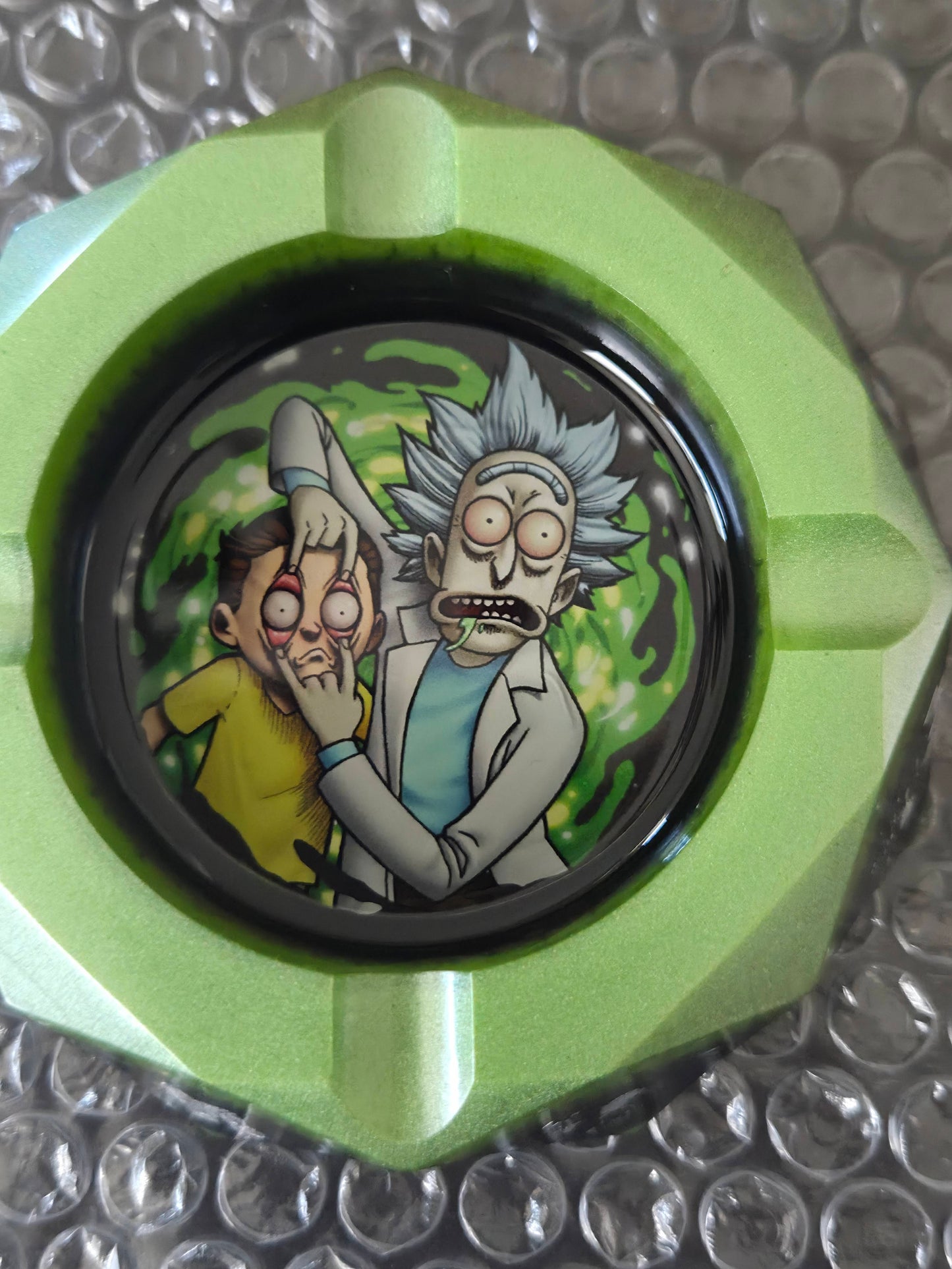 Handmade Epoxy Ashtray – Custom Design & Unique Artwork