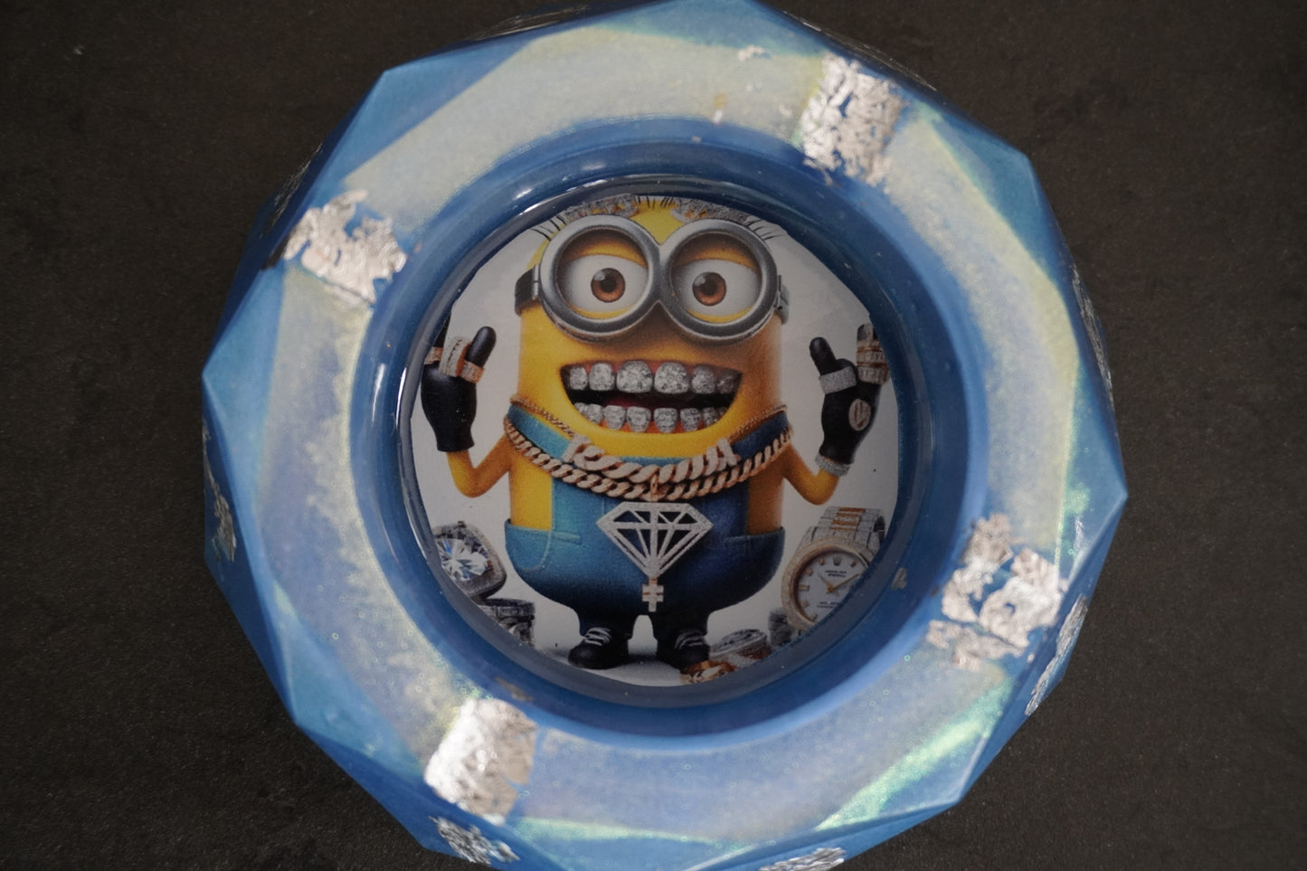 Handgemachter Epoxidharz-Aschenbecher – Wunschmotiv & Farbe