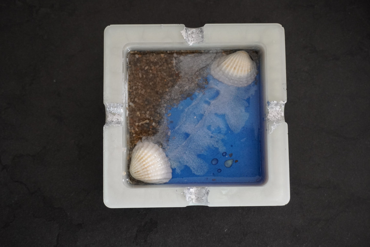 Handgemachter Epoxidharz-Aschenbecher – Wunschmotiv & Farbe