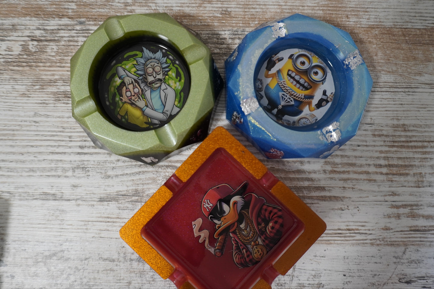 Handgemachter Epoxidharz-Aschenbecher – Wunschmotiv & Farbe