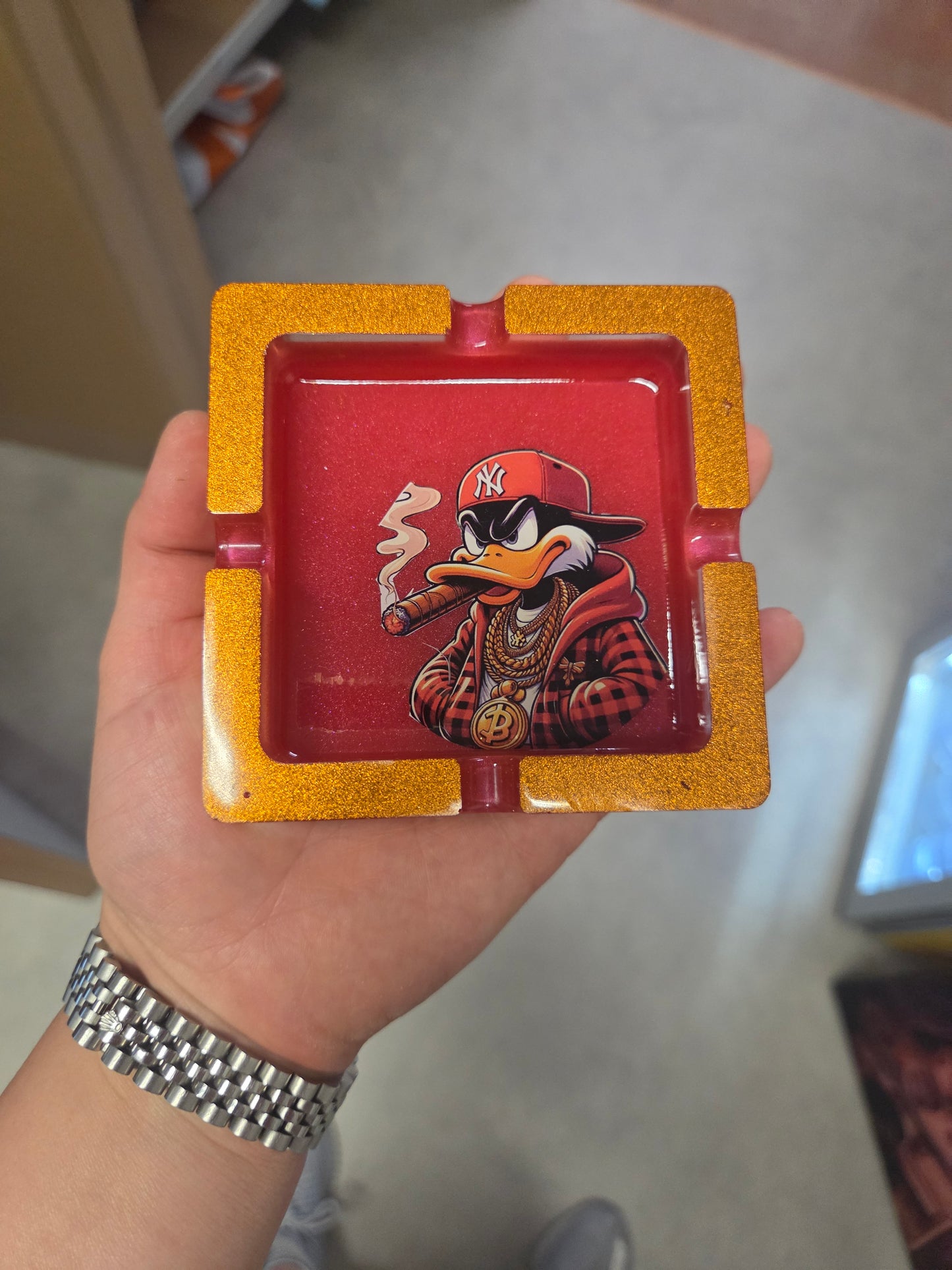 Handmade Epoxy Ashtray – Custom Design & Unique Artwork